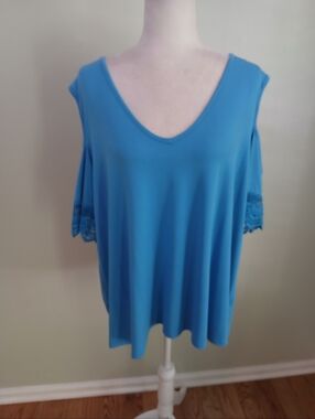 Cato Turquoise Cold-Shoulder V-Neck Short Sleeve Top